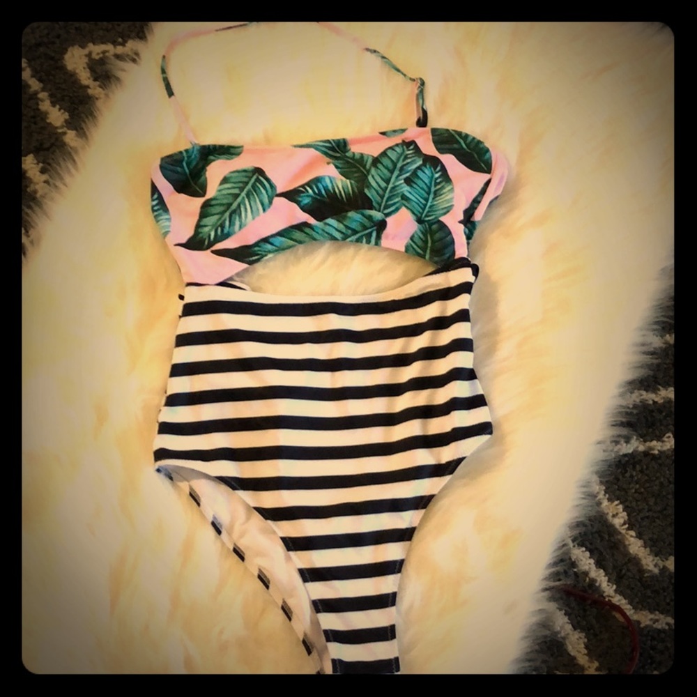 Bathing suit